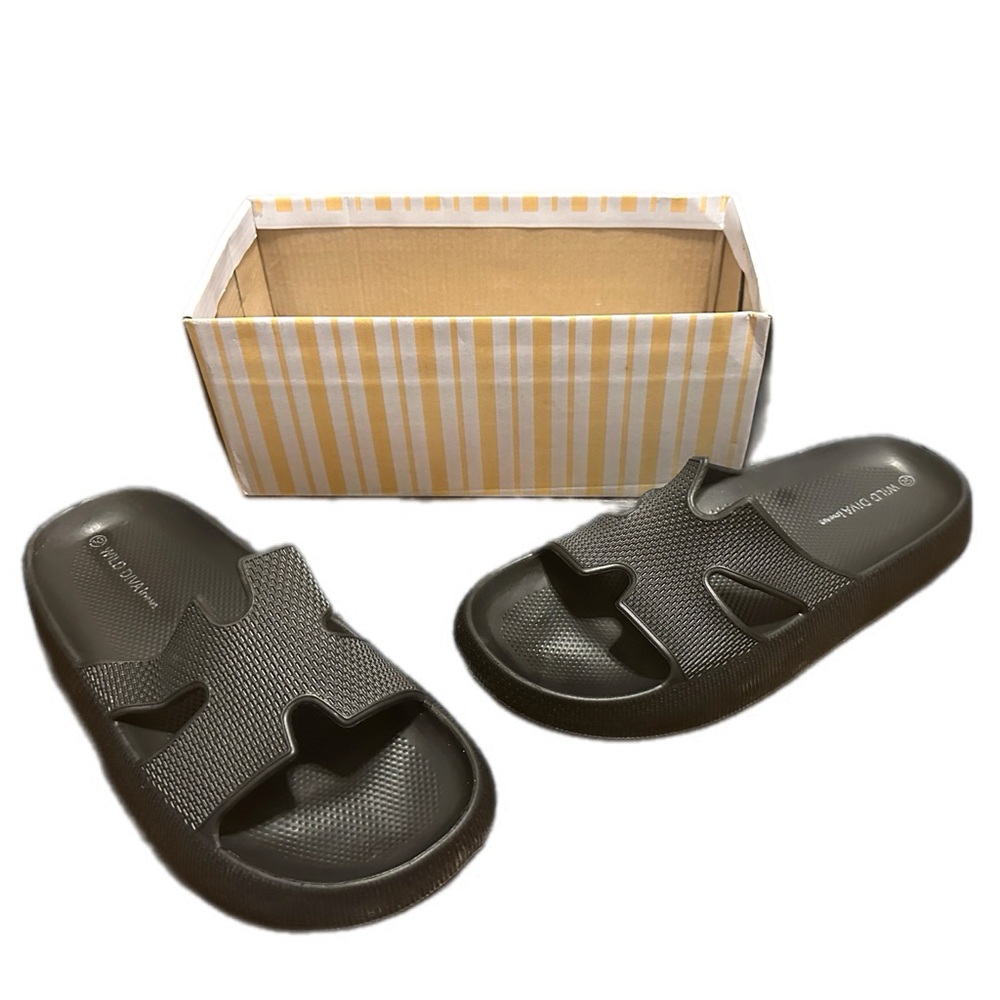 Wild Diva Black Open toe slide sandals